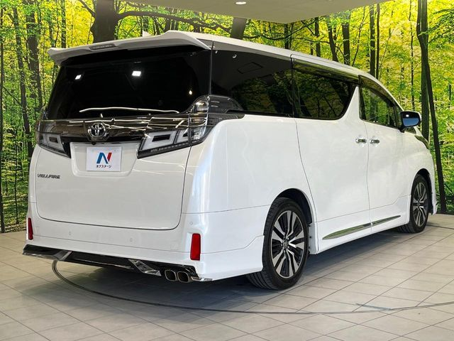 モデリスタフルエアロの2019年式ヴェルファイアのリアビュー