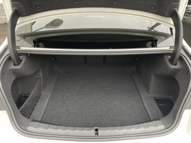 ＢＭＷ ３シリーズ ３１８ｉ Ｍスポーツ エディションシャドー 1万Km 406.6万円 2024年式[305]の中古車詳細(愛知県)