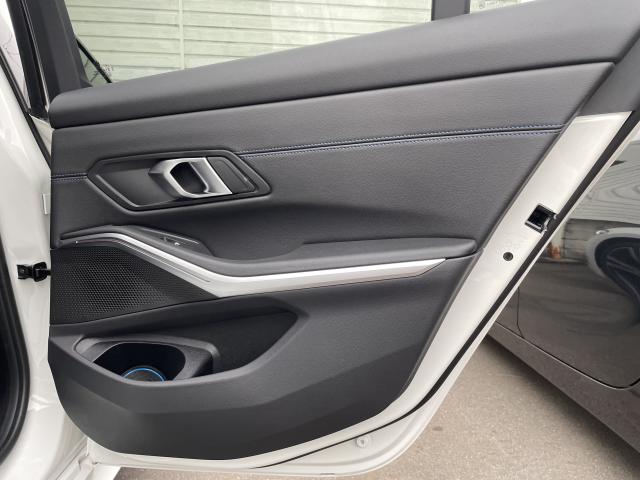 ＢＭＷ ３シリーズ ３１８ｉ Ｍスポーツ エディションシャドー 1万Km 406.6万円 2024年式[305]の中古車詳細(愛知県)