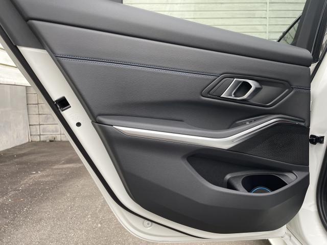 ＢＭＷ ３シリーズ ３１８ｉ Ｍスポーツ エディションシャドー 1万Km 406.6万円 2024年式[305]の中古車詳細(愛知県)