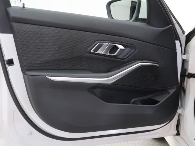 ＢＭＷ ３シリーズ ３１８ｉ 2.7万Km 269.8万円 2021年式[638]の中古車詳細(愛知県)