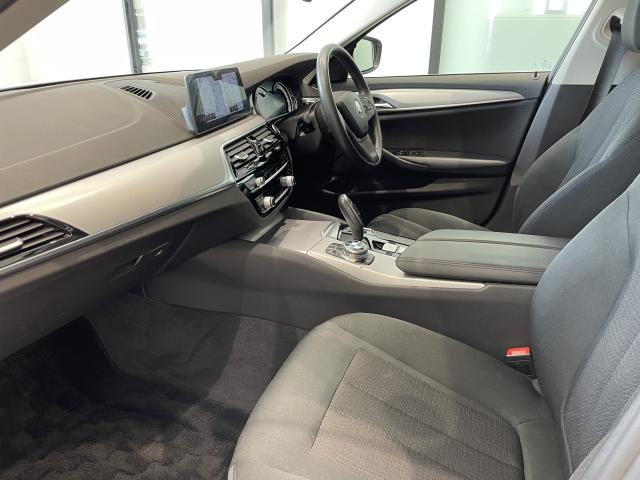ＢＭＷ ５シリーズ ５２３ｉツーリング 3.9万Km 250.0万円 2018年式[995]の中古車詳細(愛知県)