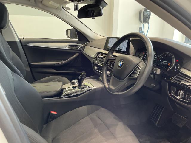 ＢＭＷ ５シリーズ ５２３ｉツーリング 3.9万Km 250.0万円 2018年式[995]の中古車詳細(愛知県)