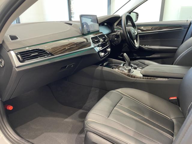 ＢＭＷ ５シリーズ ５２３ｄ ｘＤｒｉｖｅ ラグジュアリー 2.2万Km 400.0万円 2022年式[200]の中古車詳細(愛知県)