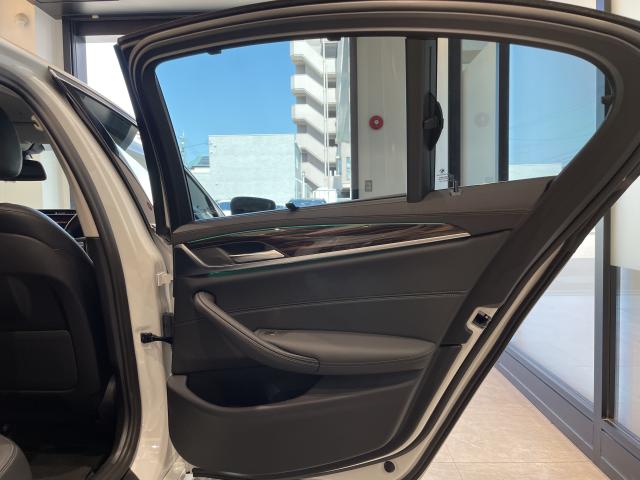 ＢＭＷ ５シリーズ ５２３ｄ ｘＤｒｉｖｅ ラグジュアリー 2.2万Km 400.0万円 2022年式[200]の中古車詳細(愛知県)