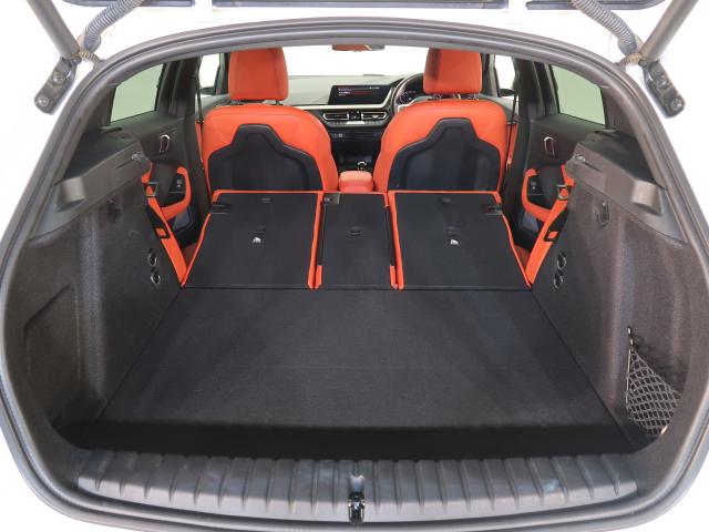 ＢＭＷ １シリーズ １１８ｄ Ｍスポーツ 2.3万Km 289.8万円 2023年式[925]の中古車詳細(愛知県)