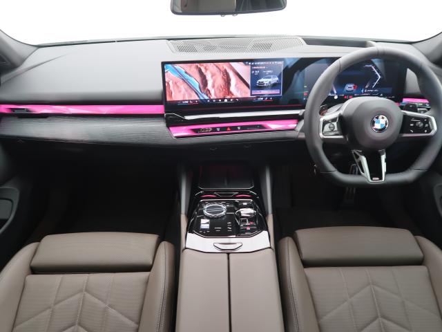 ＢＭＷ ５シリーズ ５２３ｄ ｘＤｒｉｖｅツーリング Ｍスポーツ 0.7万Km 674.8万円 2025年式[852]の中古車詳細(愛知県)