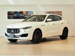 レヴァンテ Sの中古車画像