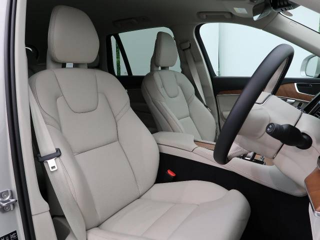 ボルボ ｘｃ９０ ｂ５ ａｗｄ モーメンタム 0 16万km 6 599 000円 241 大阪府のボルボ カー 香里園
