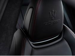 クアトロポルテ トロフェオの中古車画像