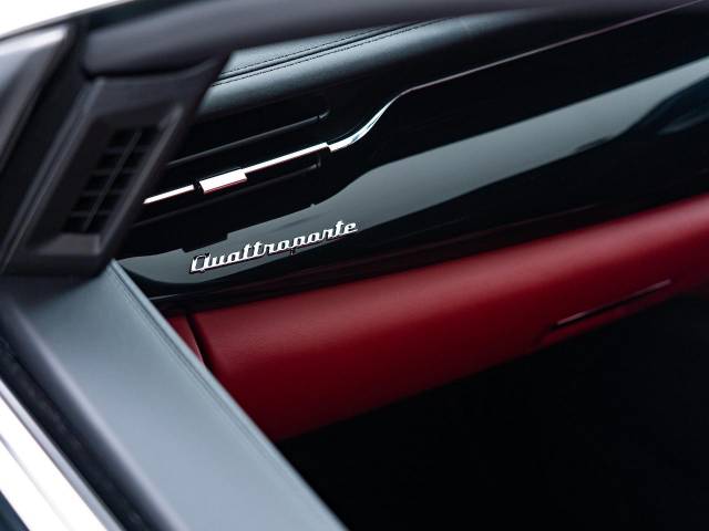 マセラティ クアトロポルテ Ｓ グランスポーツ 2.2万Km 749.9万円(愛知県)[943]の中古車詳細