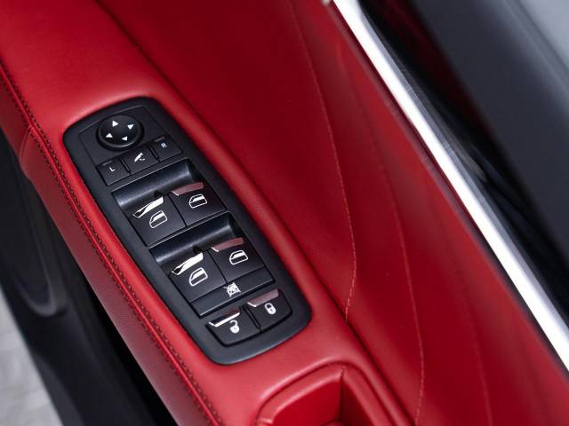 マセラティ クアトロポルテ Ｓ グランスポーツ 2.2万Km 749.9万円(愛知県)[943]の中古車詳細