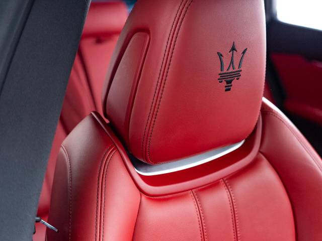 マセラティ クアトロポルテ Ｓ グランスポーツ 2.2万Km 749.9万円(愛知県)[943]の中古車詳細