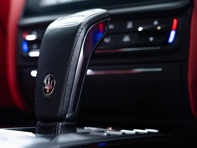 マセラティ クアトロポルテ Ｓ グランスポーツ 2.2万Km 749.9万円(愛知県)[943]の中古車詳細