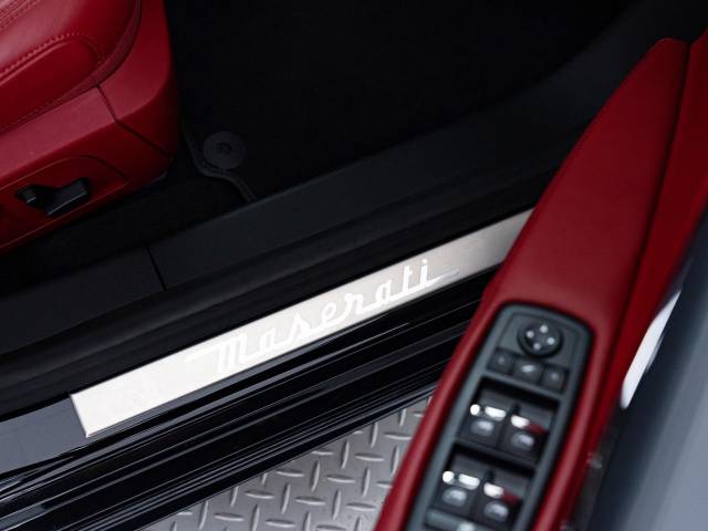 マセラティ クアトロポルテ Ｓ グランスポーツ 2.2万Km 749.9万円(愛知県)[943]の中古車詳細