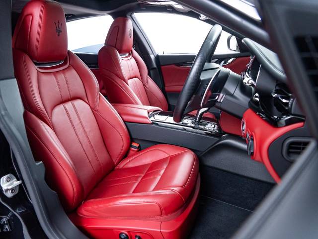 マセラティ クアトロポルテ Ｓ グランスポーツ 2.2万Km 749.9万円(愛知県)[943]の中古車詳細