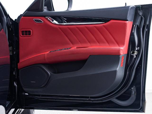 マセラティ クアトロポルテ Ｓ グランスポーツ 2.2万Km 749.9万円(愛知県)[943]の中古車詳細