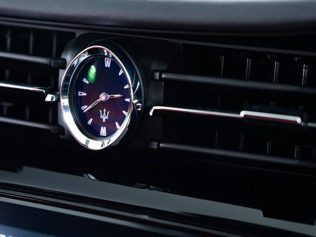 マセラティ クアトロポルテ Ｓ グランスポーツ 2.2万Km 749.9万円(愛知県)[943]の中古車詳細