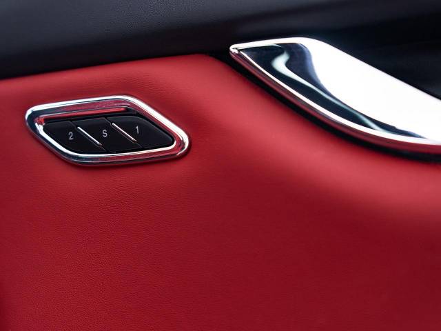 マセラティ クアトロポルテ Ｓ グランスポーツ 2.2万Km 749.9万円(愛知県)[943]の中古車詳細