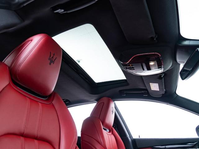 マセラティ クアトロポルテ Ｓ グランスポーツ 2.2万Km 749.9万円(愛知県)[943]の中古車詳細