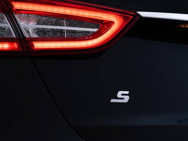 マセラティ クアトロポルテ Ｓ グランスポーツ 2.2万Km 749.9万円(愛知県)[943]の中古車詳細