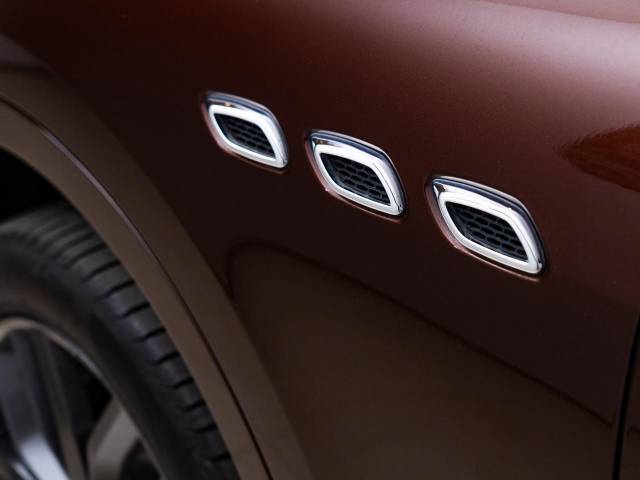 マセラティ レヴァンテ Ｓグランルッソ 3.8万Km 599.1万円(東京都)[111]の中古車詳細