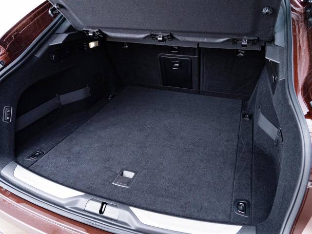 マセラティ レヴァンテ Ｓグランルッソ 3.8万Km 599.1万円(東京都)[111]の中古車詳細