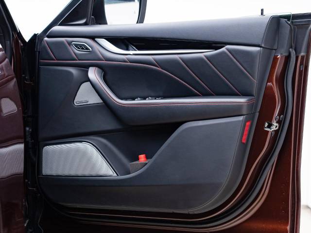 マセラティ レヴァンテ Ｓグランルッソ 3.8万Km 599.1万円(東京都)[111]の中古車詳細