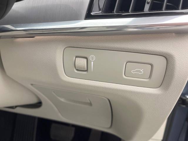 ボルボ Ｓ９０ Ｔ５ モメンタム 0.3万Km (大阪府)[453]の中古車詳細