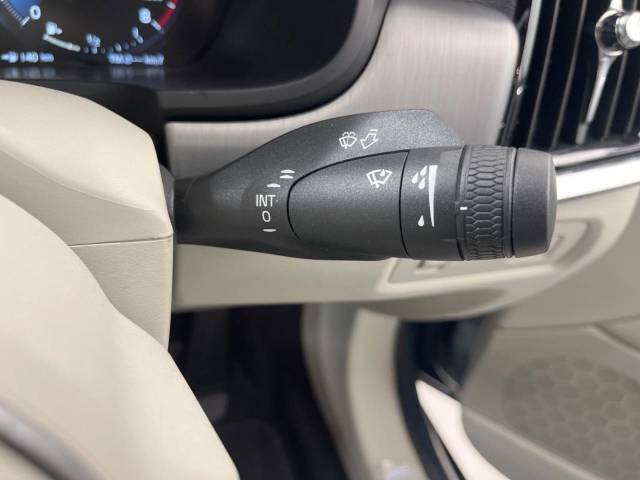 ボルボ Ｓ９０ Ｔ５ モメンタム 0.3万Km (大阪府)[453]の中古車詳細