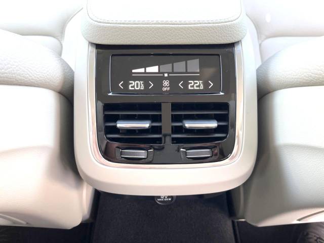 ボルボ Ｓ９０ Ｔ５ モメンタム 0.3万Km (大阪府)[453]の中古車詳細