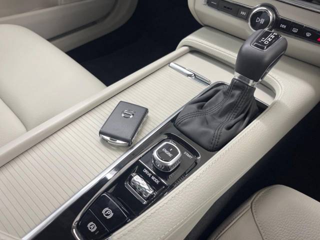 ボルボ Ｓ９０ Ｔ５ モメンタム 0.3万Km (大阪府)[453]の中古車詳細