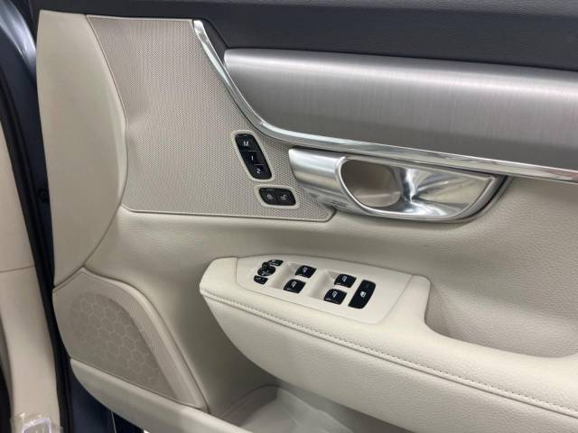 ボルボ Ｓ９０ Ｔ５ モメンタム 0.3万Km (大阪府)[453]の中古車詳細