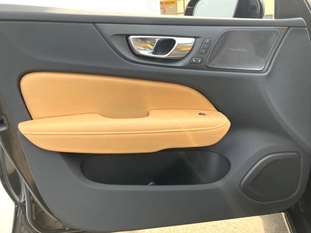 ボルボ Ｓ６０ アルティメット Ｂ４ 30Km (神奈川県)[317]の中古車詳細