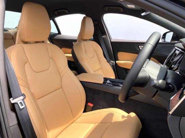 ボルボ Ｓ６０ アルティメット Ｂ４ 30Km (神奈川県)[317]の中古車詳細