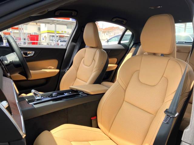 ボルボ Ｓ６０ アルティメット Ｂ４ 30Km (神奈川県)[317]の中古車詳細