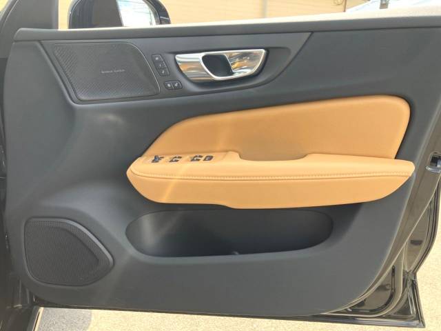 ボルボ Ｓ６０ アルティメット Ｂ４ 30Km (神奈川県)[317]の中古車詳細