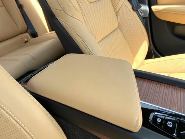 ボルボ Ｓ６０ アルティメット Ｂ４ 30Km (神奈川県)[317]の中古車詳細