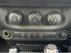 ジープ・ラングラーアンリミテッド オレンジの中古車画像