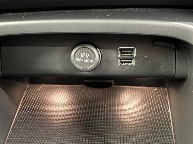 ボルボ ＸＣ４０ Ｔ４ モメンタム 2.8万Km (大阪府)[507]の中古車詳細