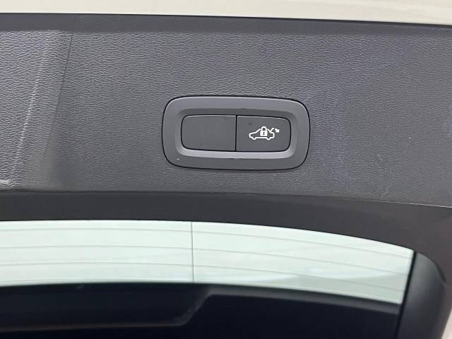 ボルボ ＸＣ４０ Ｔ４ モメンタム 2.8万Km (大阪府)[507]の中古車詳細