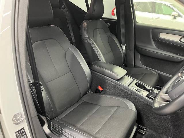 ボルボ ＸＣ４０ Ｔ４ モメンタム 2.8万Km (大阪府)[507]の中古車詳細
