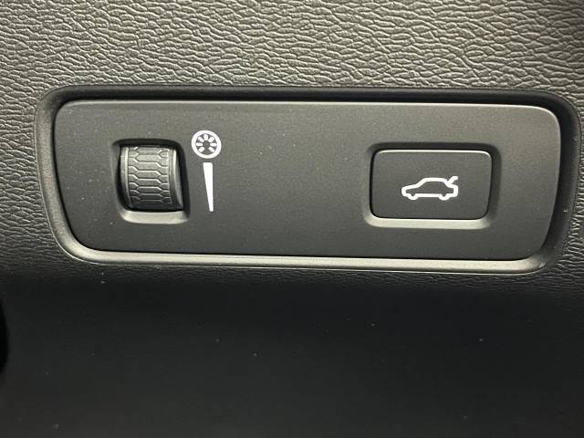 ボルボ ＸＣ４０ Ｔ４ モメンタム 2.8万Km (大阪府)[507]の中古車詳細