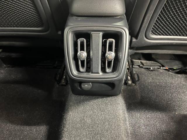 ボルボ ＸＣ４０ Ｔ４ モメンタム 2.8万Km (大阪府)[507]の中古車詳細