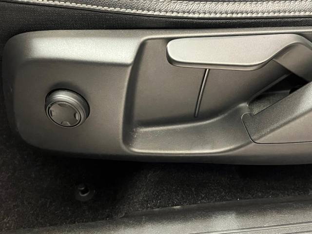 ボルボ ＸＣ４０ Ｔ４ モメンタム 2.8万Km (大阪府)[507]の中古車詳細