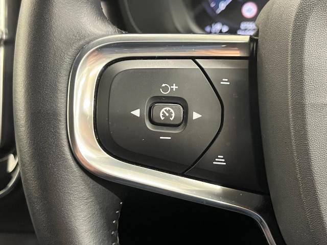 ボルボ ＸＣ４０ Ｔ４ モメンタム 2.8万Km (大阪府)[507]の中古車詳細