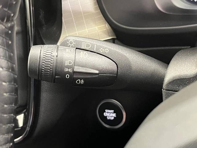 ボルボ ＸＣ４０ Ｔ４ モメンタム 2.8万Km (大阪府)[507]の中古車詳細