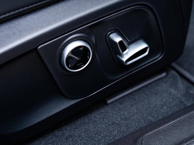 マセラティ レヴァンテ ＧＴハイブリッド 0.7万Km 799.3万円(東京都)[614]の中古車詳細