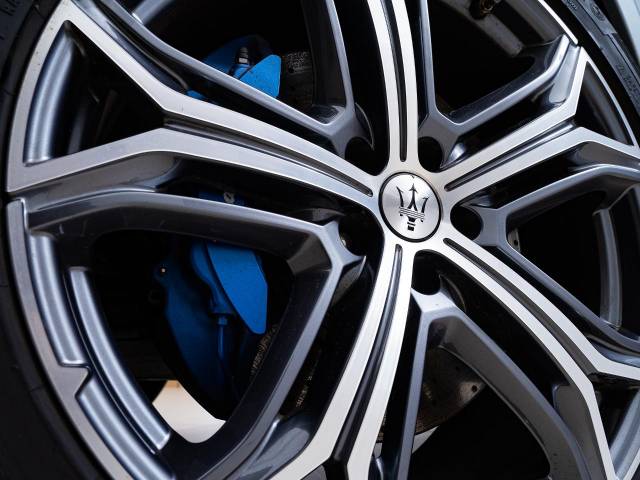 マセラティ レヴァンテ ＧＴハイブリッド 0.7万Km 799.3万円(東京都)[614]の中古車詳細