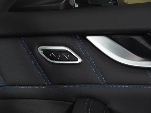 マセラティ レヴァンテ ＧＴハイブリッド 0.7万Km 799.3万円(東京都)[614]の中古車詳細